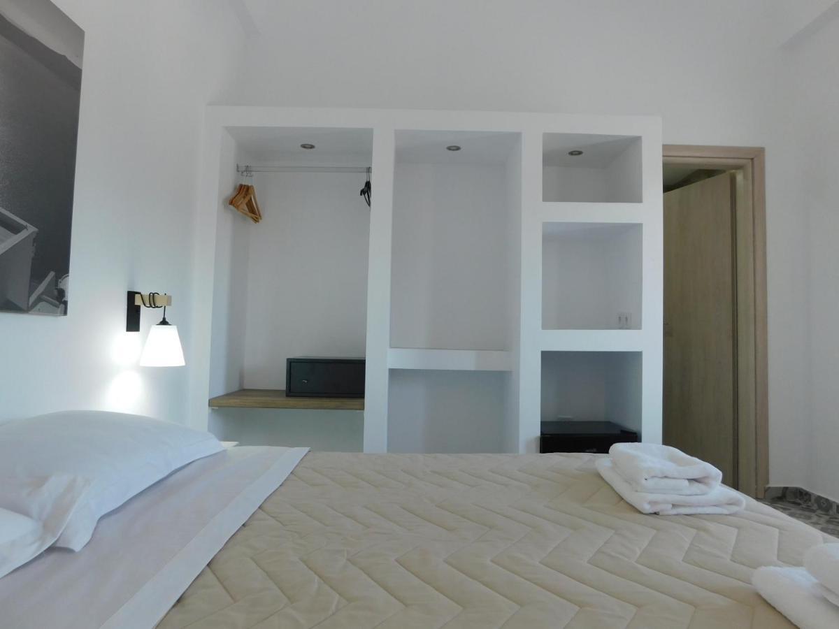 Fira Veronica Rooms Imerovígli Extérieur photo
