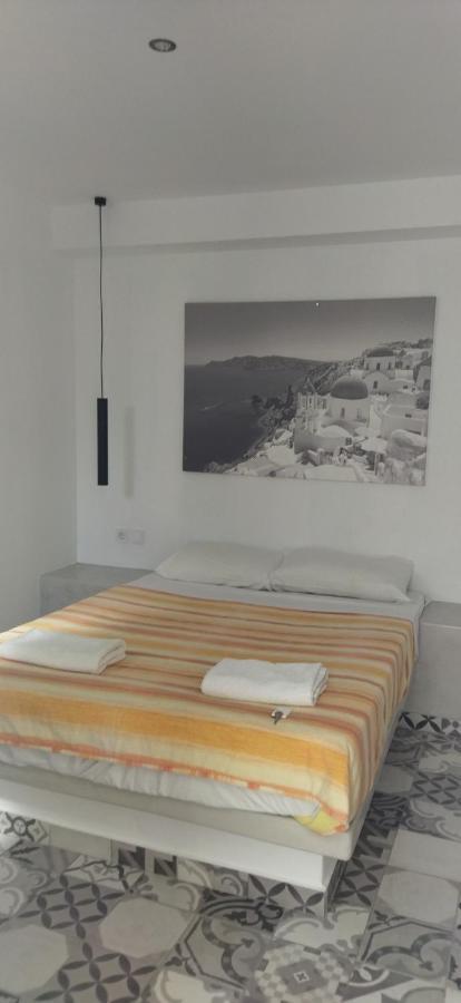 Fira Veronica Rooms Imerovígli Extérieur photo